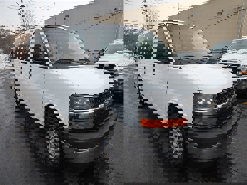 Used 2017 Chevrolet Express 2500 LT w/ LT Preferred Equipment Group image 1