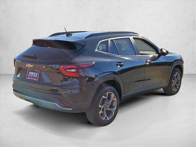 Used 2024 Chevrolet Trax LT w/ LT Convenience Package image 5