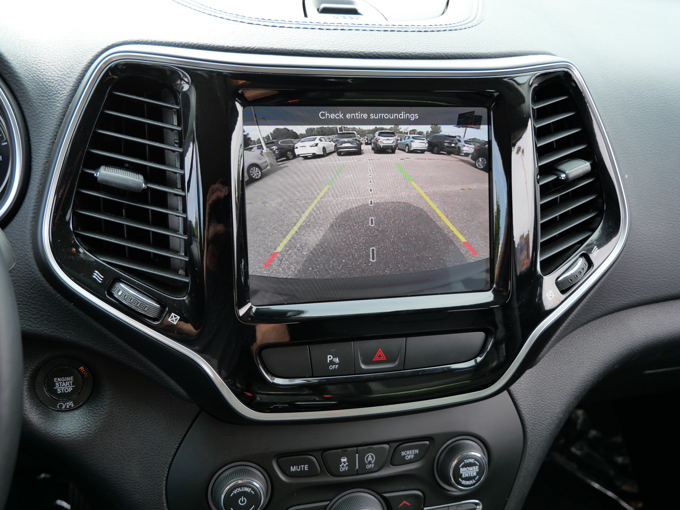 Used 2020 Jeep Cherokee Limited AWD/4WD image 34