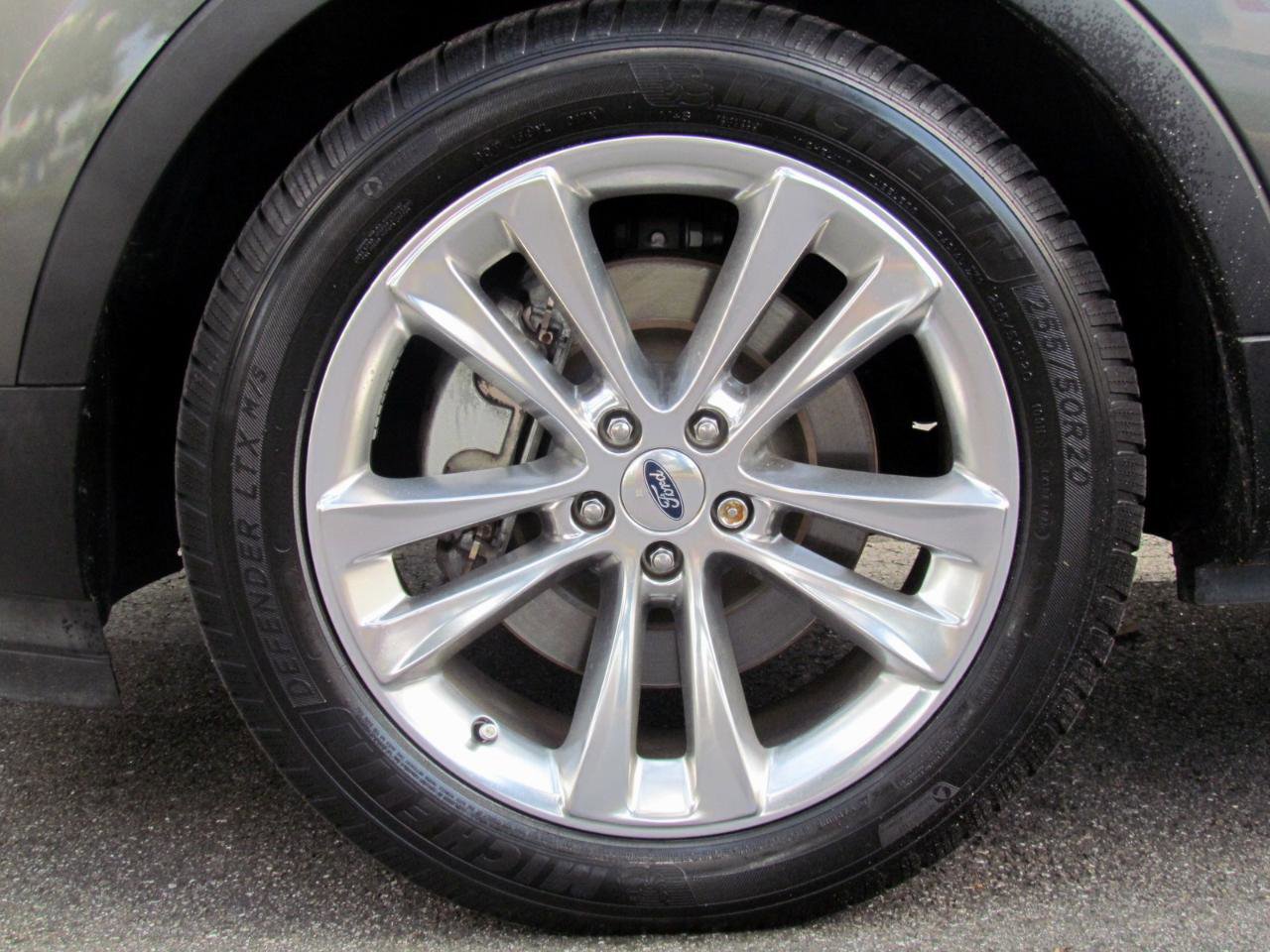 Used 2018 Ford Explorer Limited w/ Equipment Group 301A FWD image 13