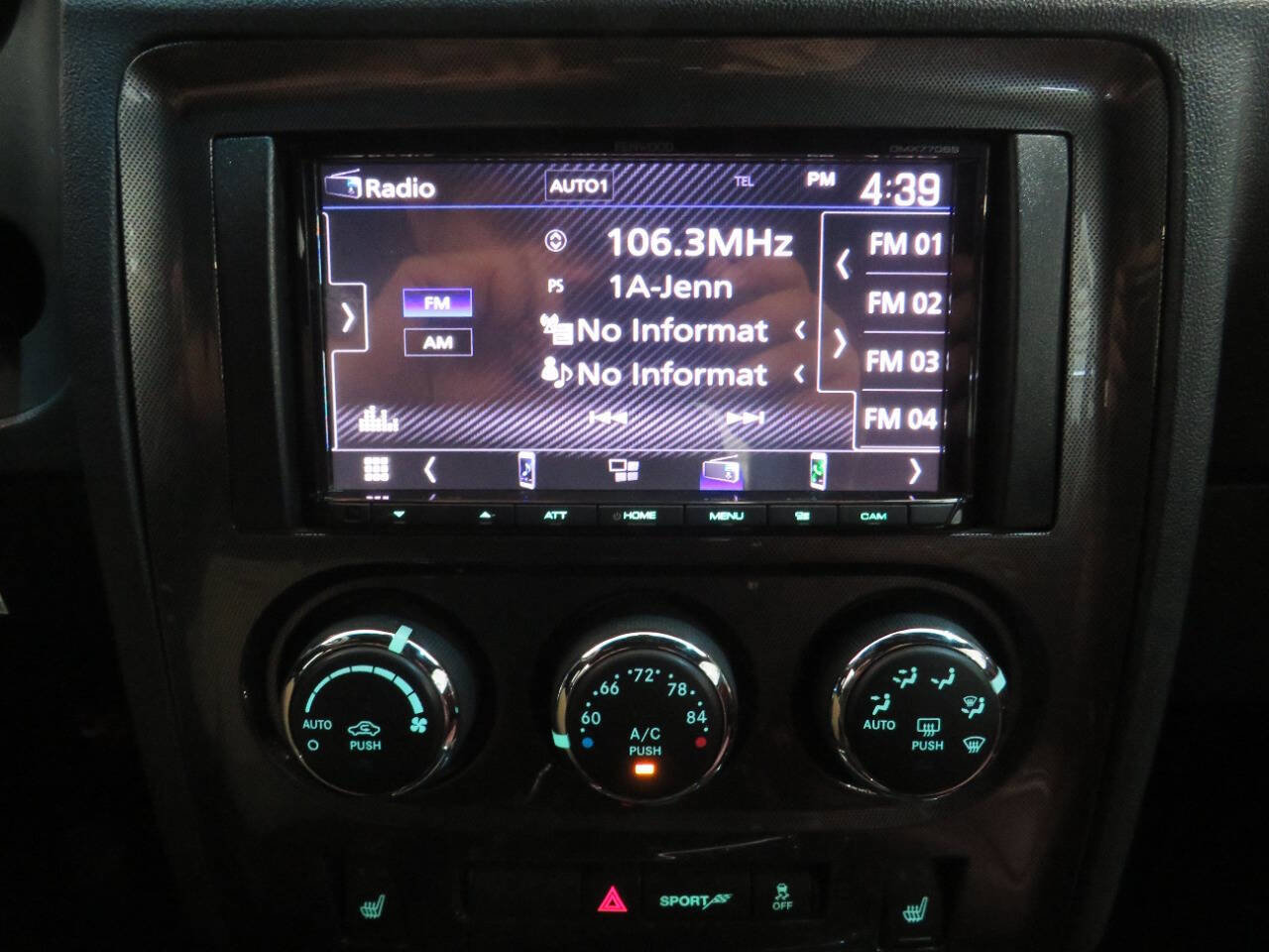 Used 2013 Dodge Challenger SXT RWD image 16