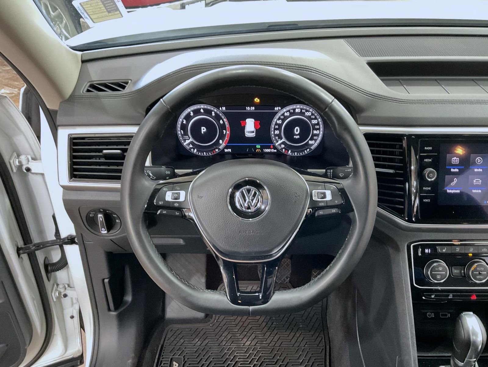 Used 2019 Volkswagen Atlas SEL Premium image 11