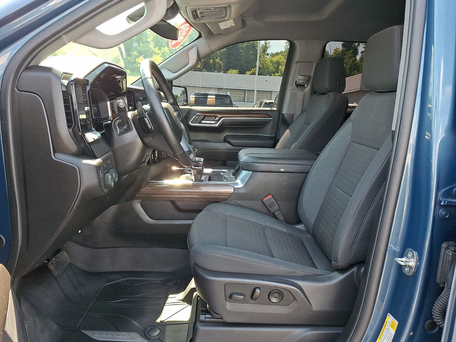 Used 2024 Chevrolet Silverado 1500 LT w/ LPO, Chrome Package AWD/4WD image 13