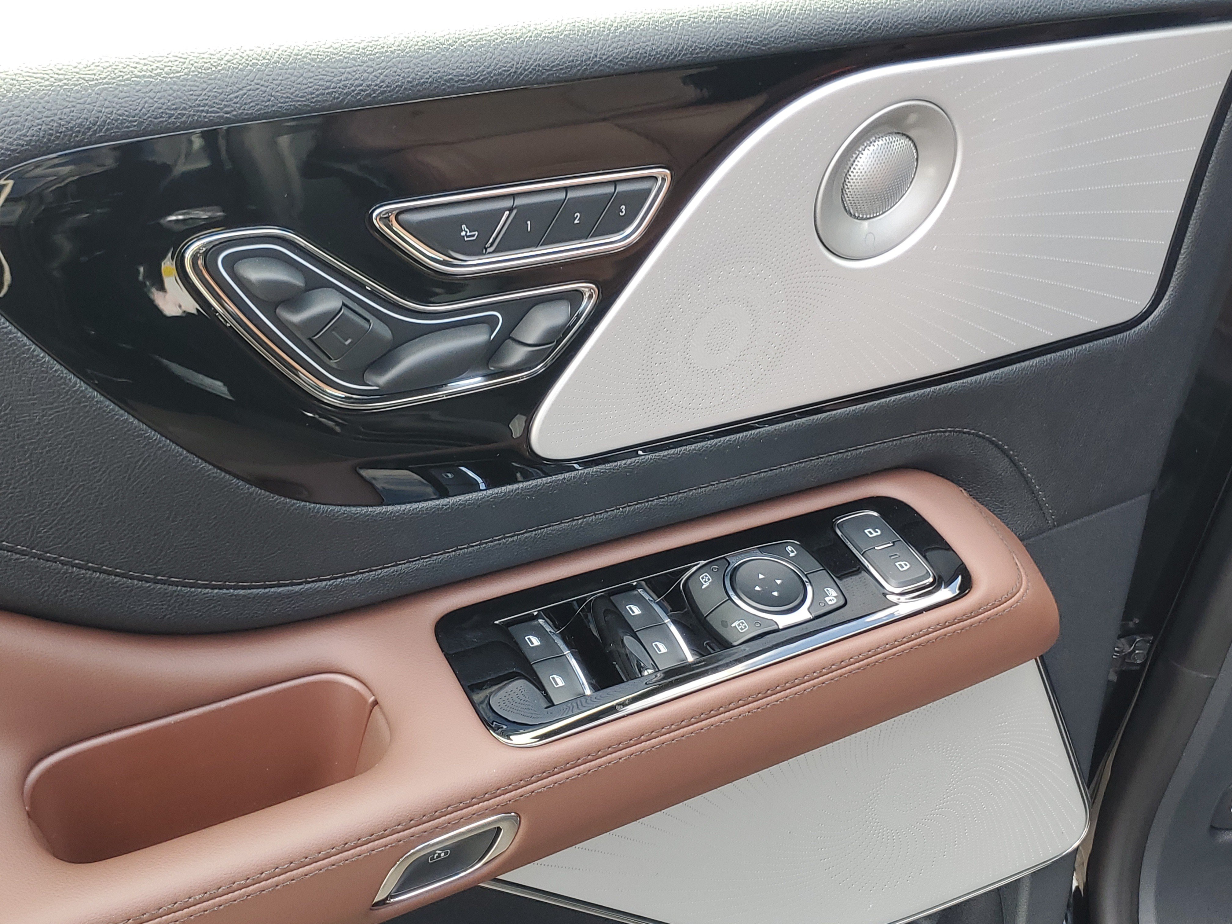 New 2027 Lincoln Aviator Reserve AWD/4WD image 9