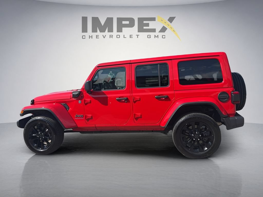 Used 2025 Jeep Wrangler Unlimited Sahara w/ Safety Group AWD/4WD image 2