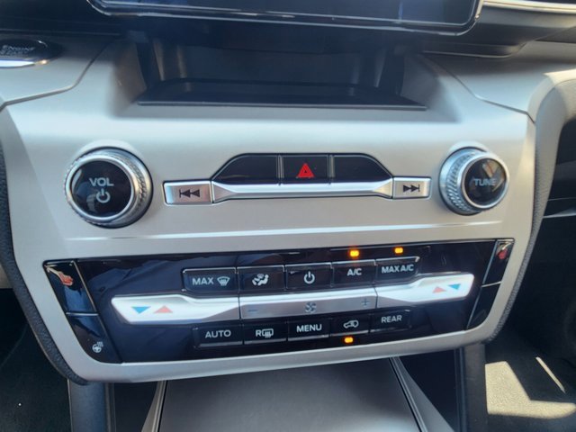 Used 2022 Ford Explorer XLT w/ Equipment Group 202A image 28