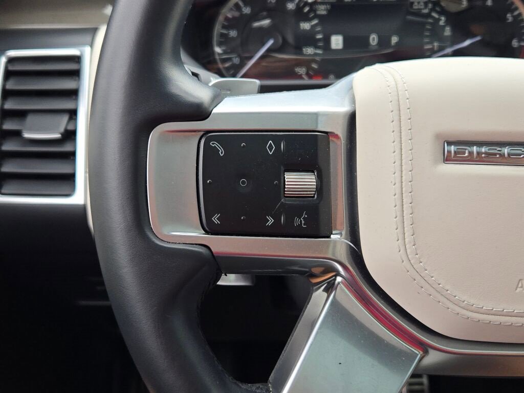 Used 2023 Land Rover Discovery HSE R-Dynamic image 32