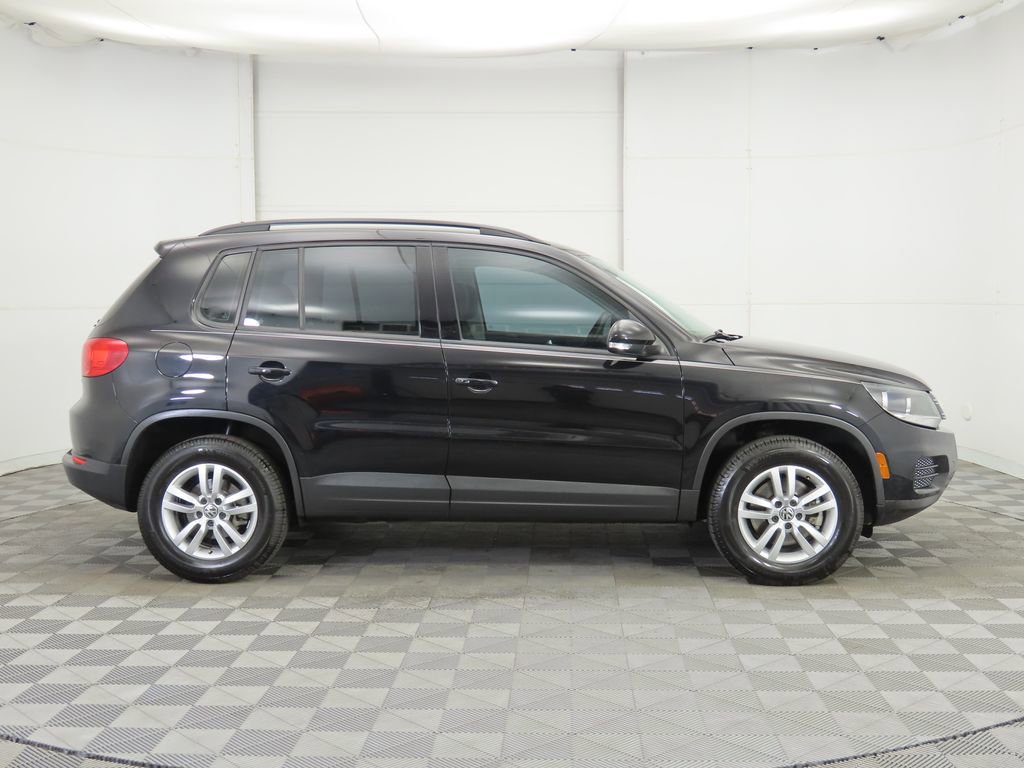 Used 2016 Volkswagen Tiguan S image 4