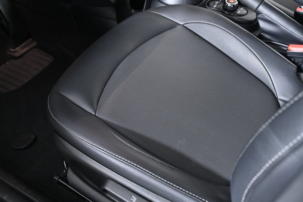 Certified 2022 MINI Cooper 4-Door Hardtop FWD image 22