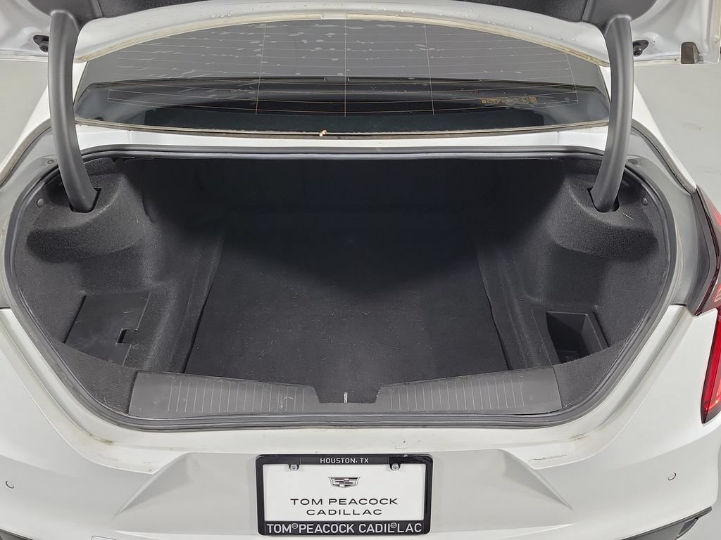 Used 2023 Cadillac CT4 Luxury w/ Cold Weather Package RWD image 8