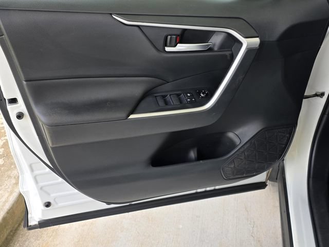 Used 2019 Toyota RAV4 XLE w/ Carpet Mat Package AWD/4WD image 33