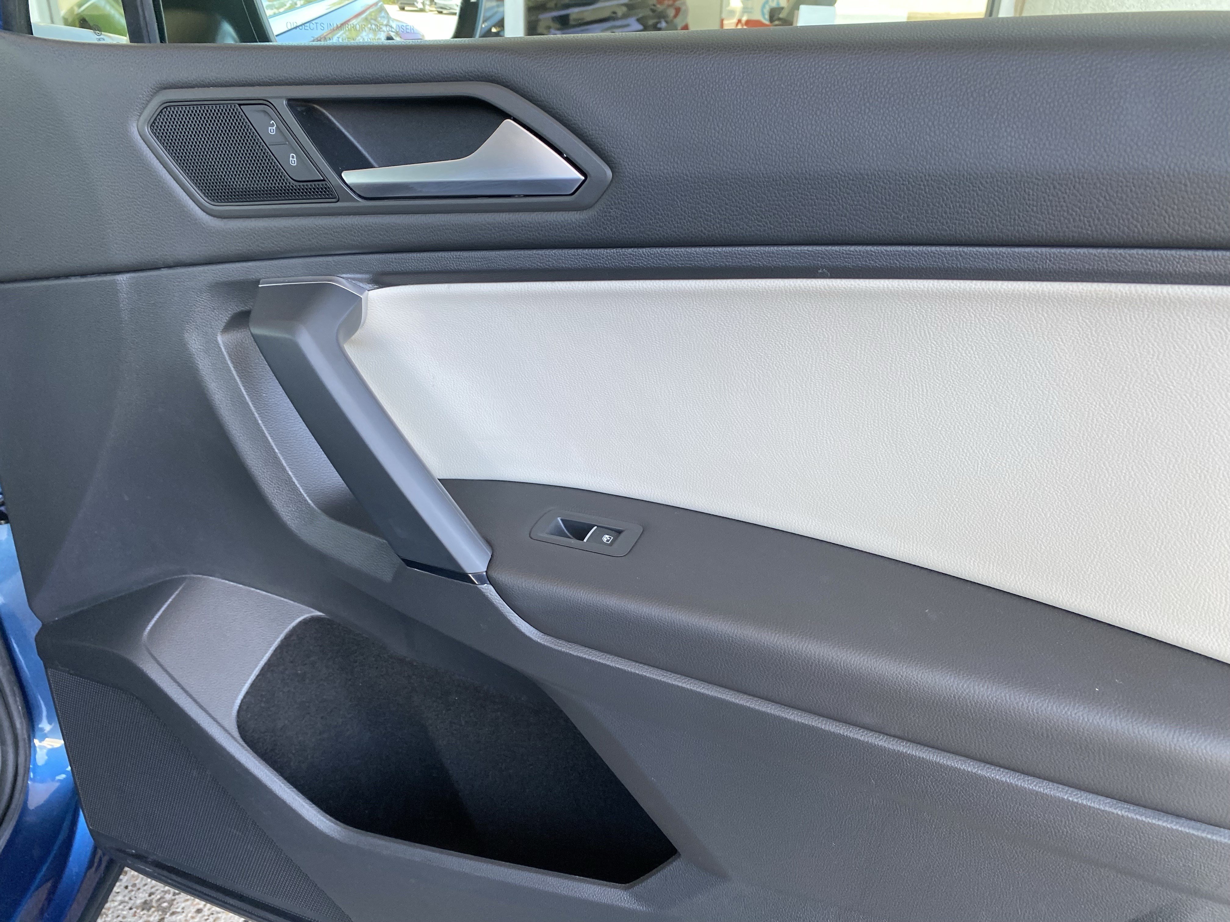 Used 2019 Volkswagen Tiguan SEL AWD/4WD image 44