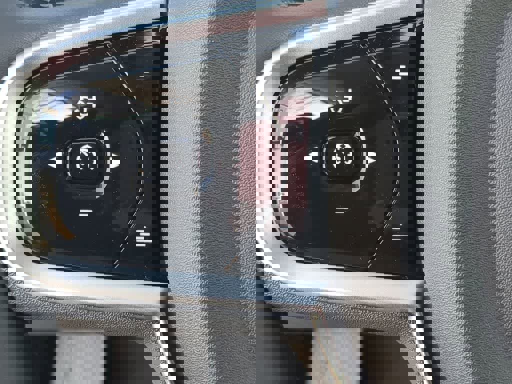 New 2026 Volvo XC60 B5 Plus w/ Protection Package Premier image 22