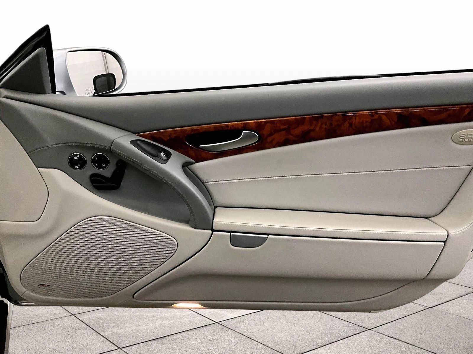 Used 2007 Mercedes-Benz SL 550 image 24