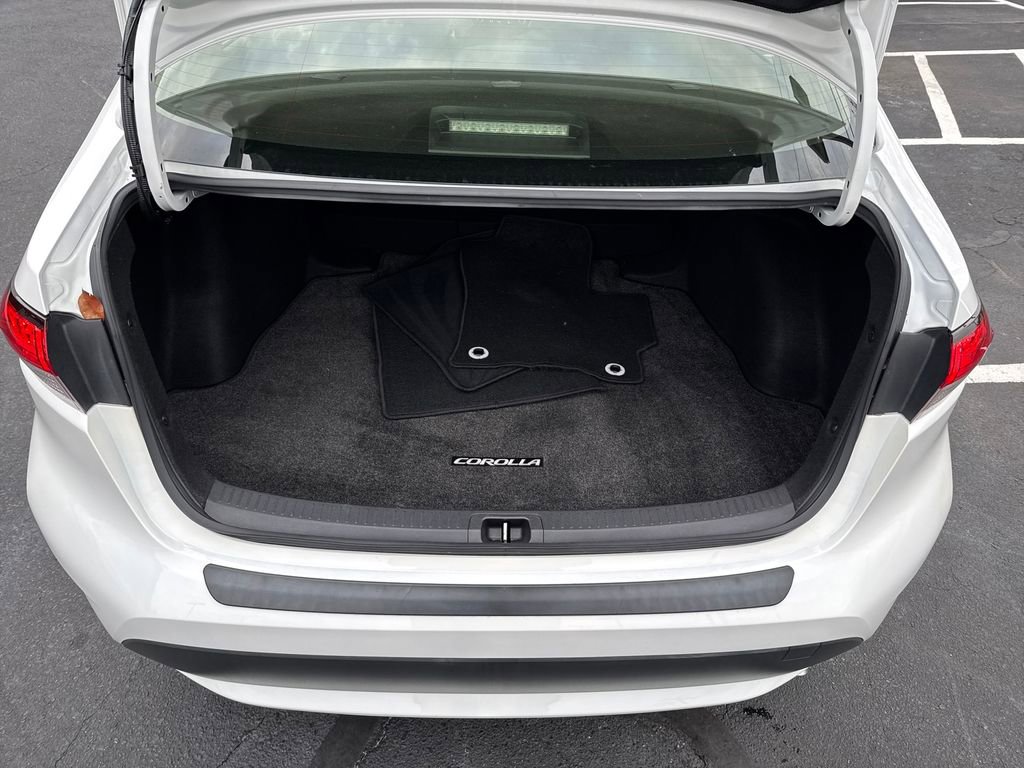 Used 2020 Toyota Corolla LE image 24