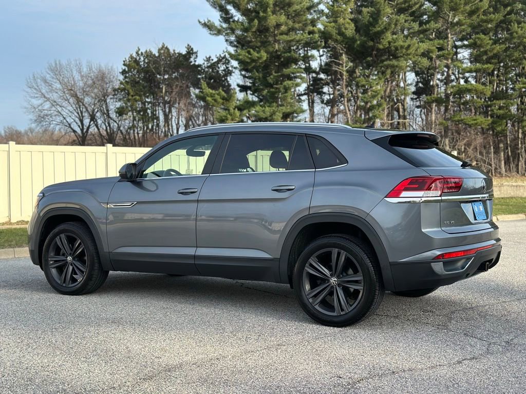 Used 2020 Volkswagen Atlas Cross Sport SE w/ Panoramic Sunroof Package image 5