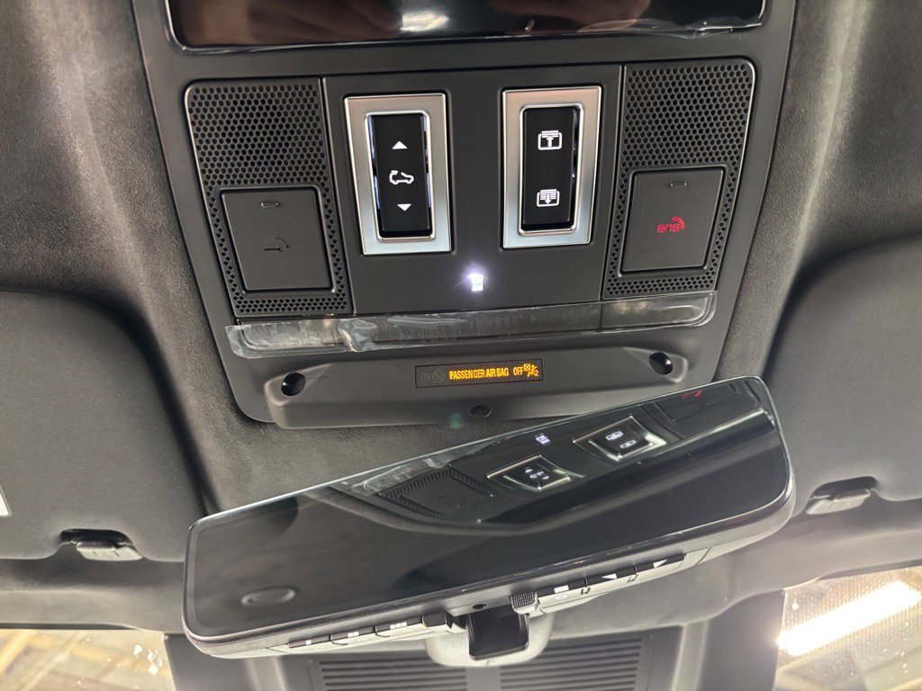 New 2025 Land Rover Defender 110 V8 image 12