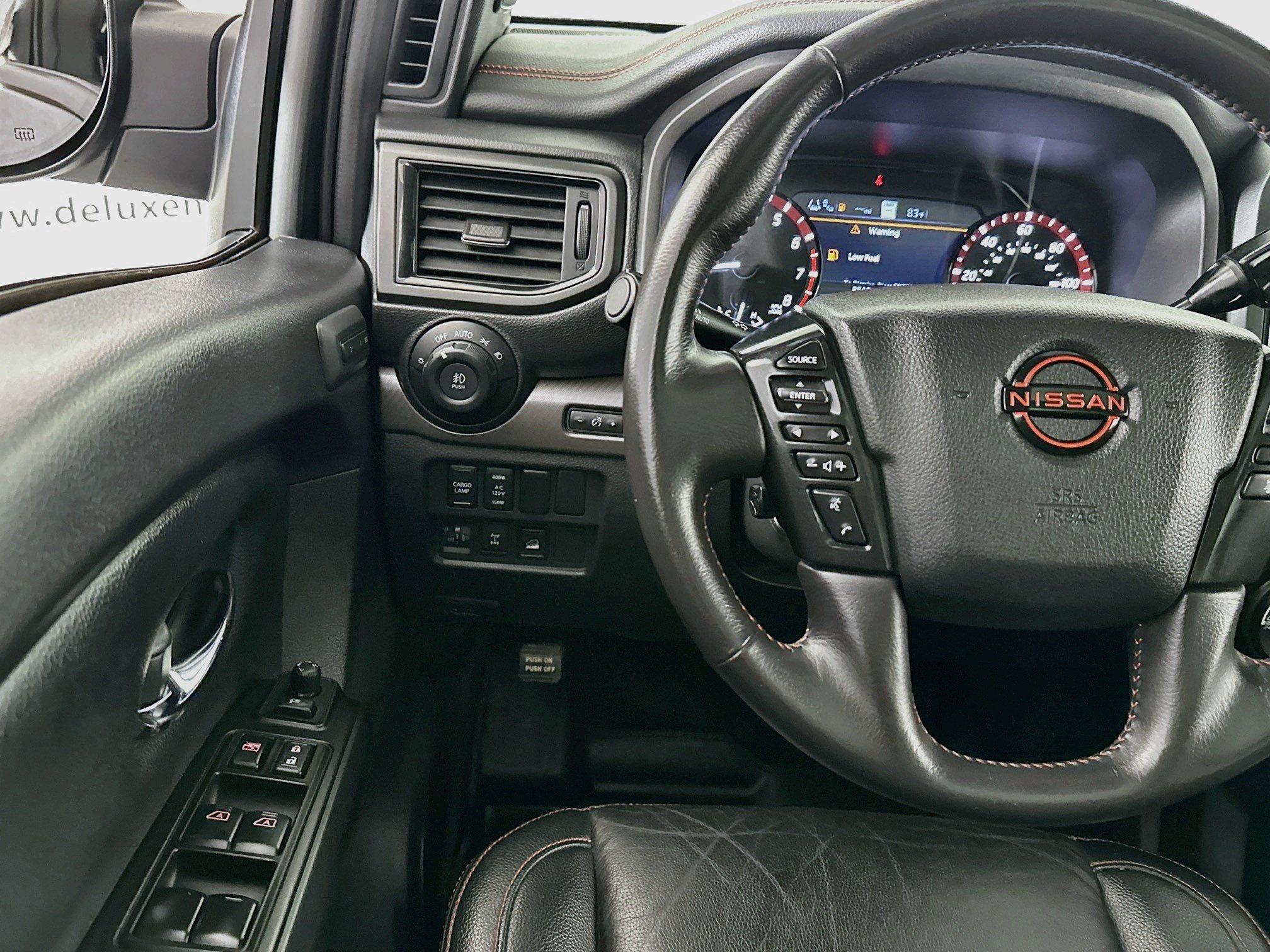 Used 2023 Nissan Titan PRO-4X w/ Pro-4x Convenience Package AWD/4WD image 10