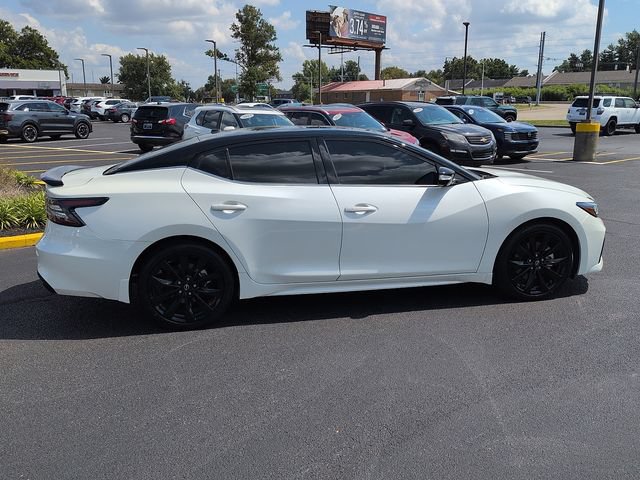 Used 2023 Nissan Maxima SR w/ Sport Mat Group FWD image 8