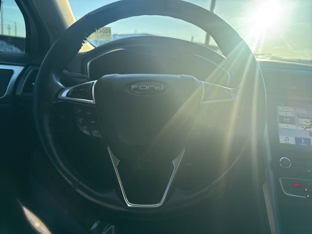 Used 2017 Ford Fusion SE w/ Fusion SE Technology Package image 18