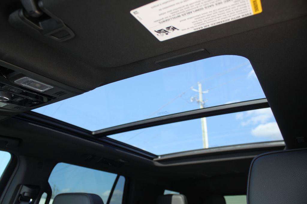 New 2026 GMC Yukon Denali w/ Sun & Power Step Package image 15