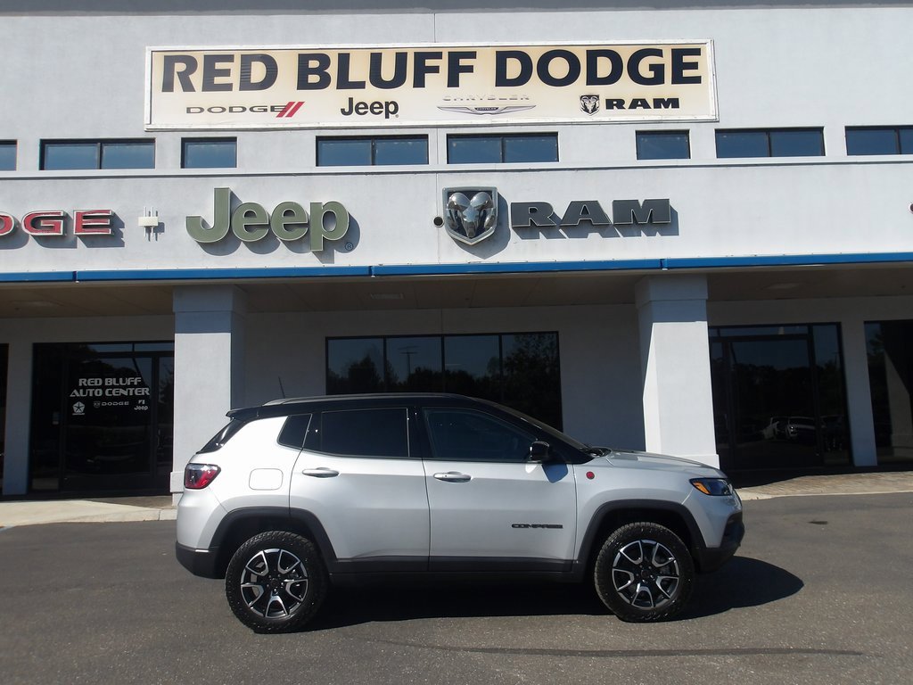 New 2025 Jeep Compass Trailhawk