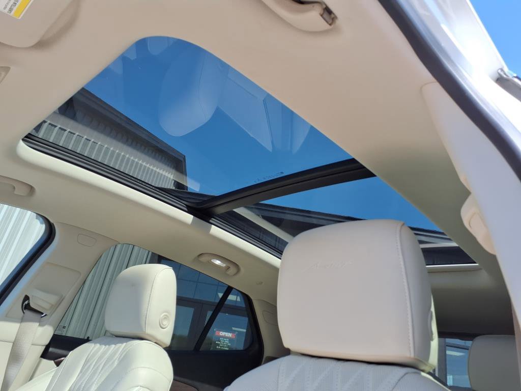 Used 2021 Buick Envision Avenir w/ Technology Package II image 8