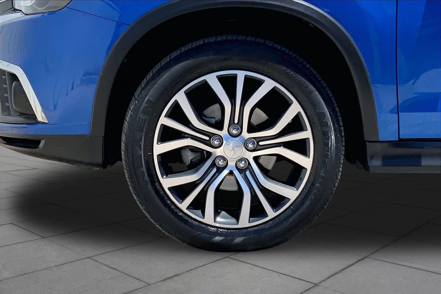 Used 2019 Mitsubishi Outlander Sport ES FWD image 11