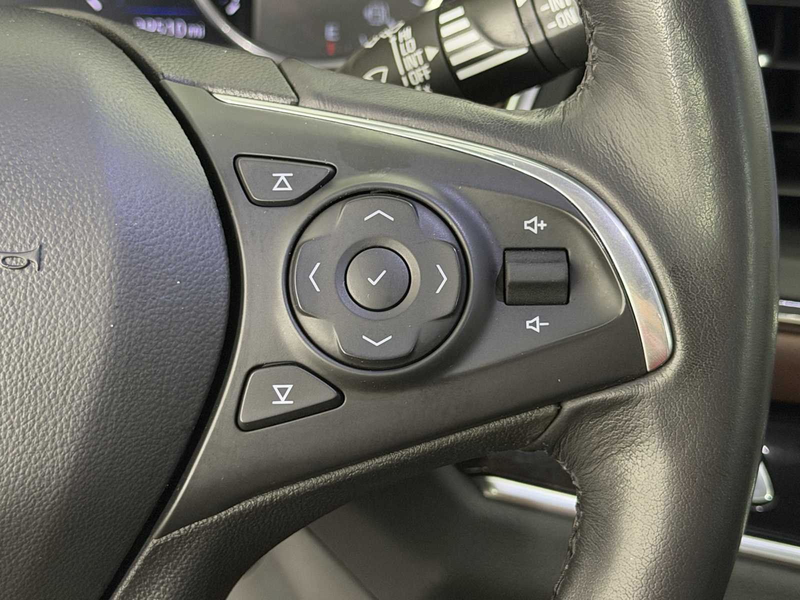 Used 2021 Buick Enclave Avenir w/ Avenir Technology Package FWD image 28