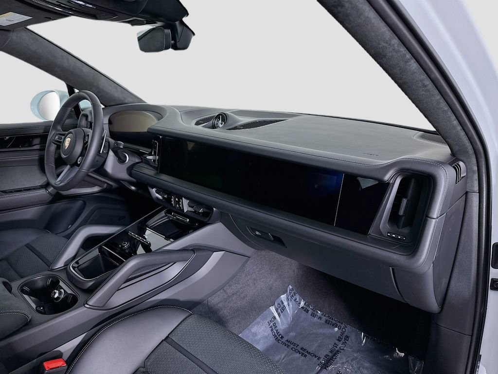 New 2026 Porsche Cayenne GTS image 31