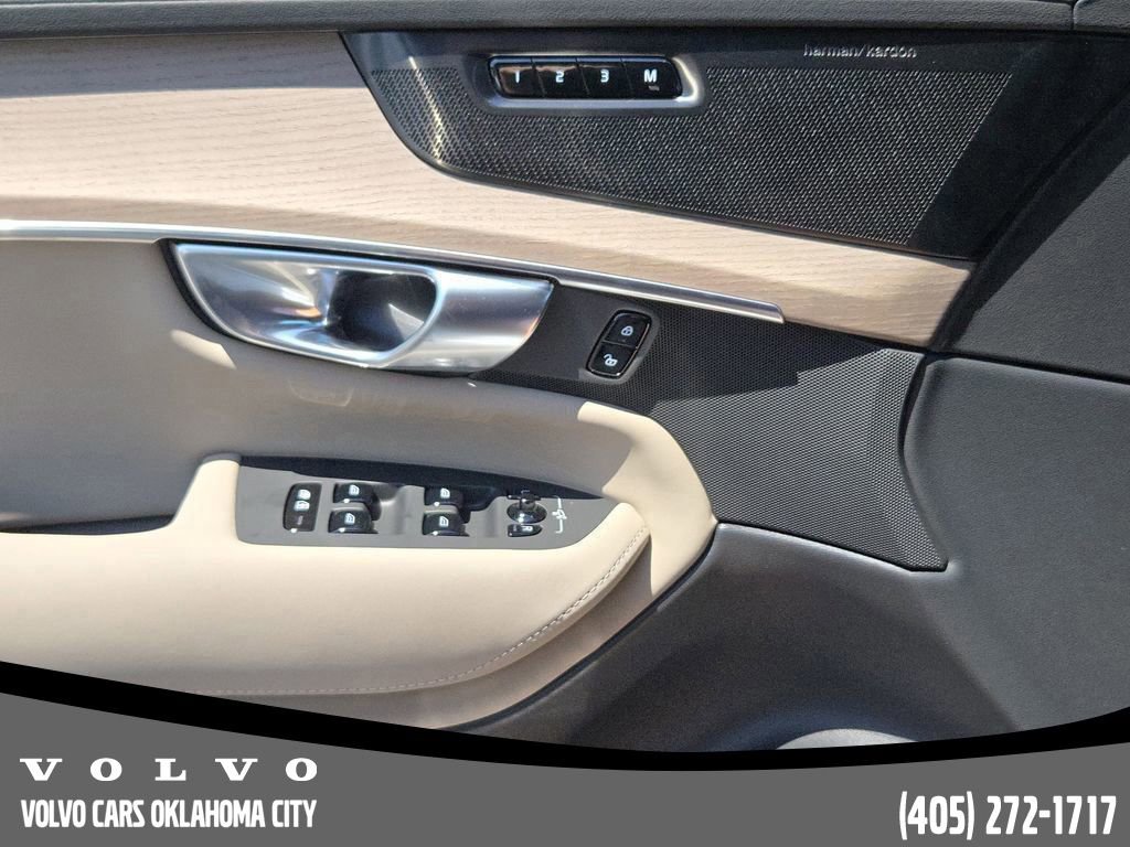 Used 2026 Volvo XC90 B6 Plus w/ Protection Package Premier image 25
