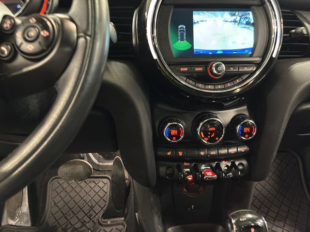 Used 2020 MINI Cooper 4-Door Hardtop image 17