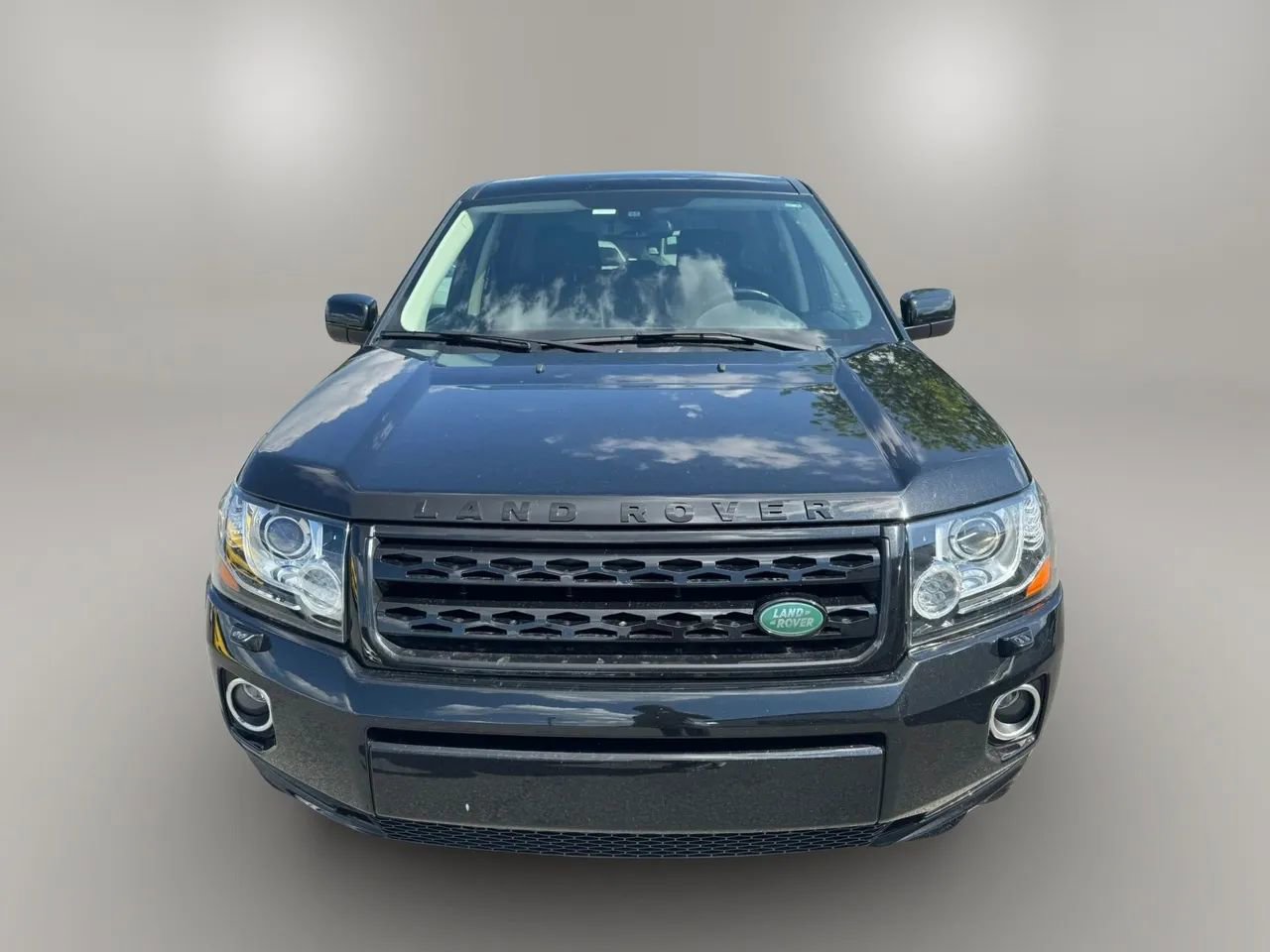Used 2015 Land Rover LR2 HSE AWD/4WD image 3