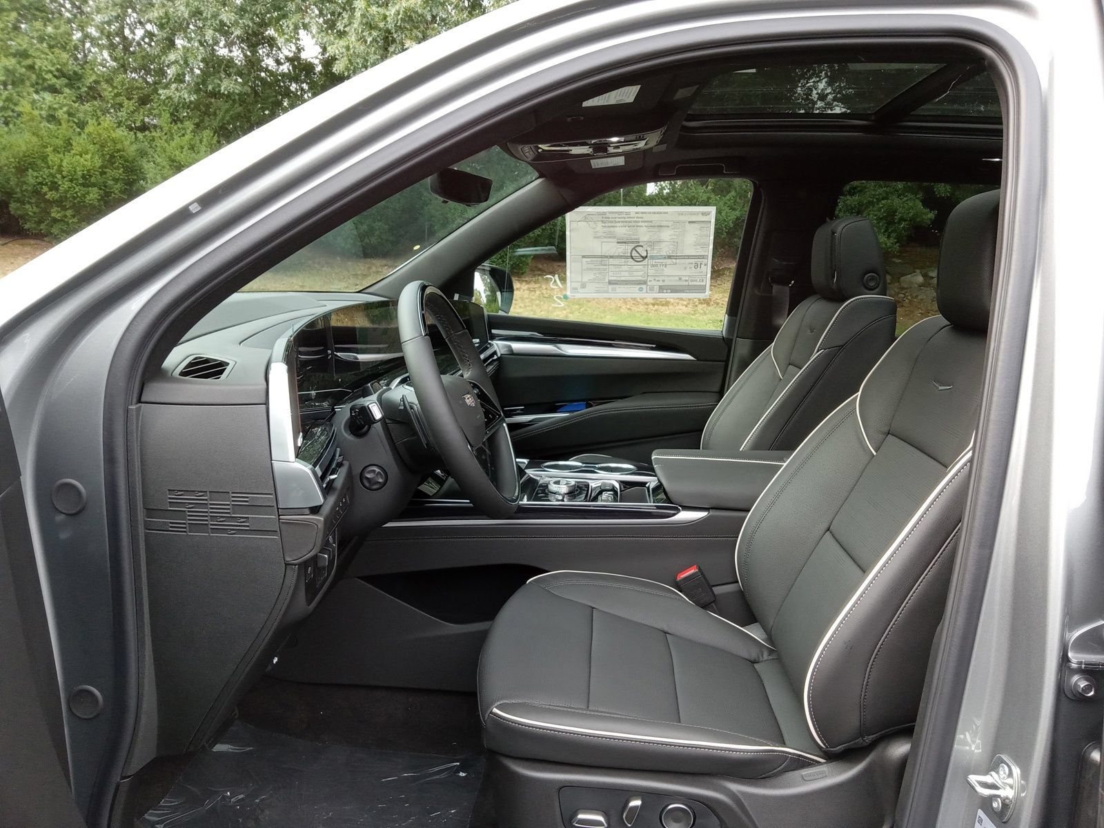 New 2026 Cadillac Escalade ESV Sport w/ Touring Package AWD/4WD image 10