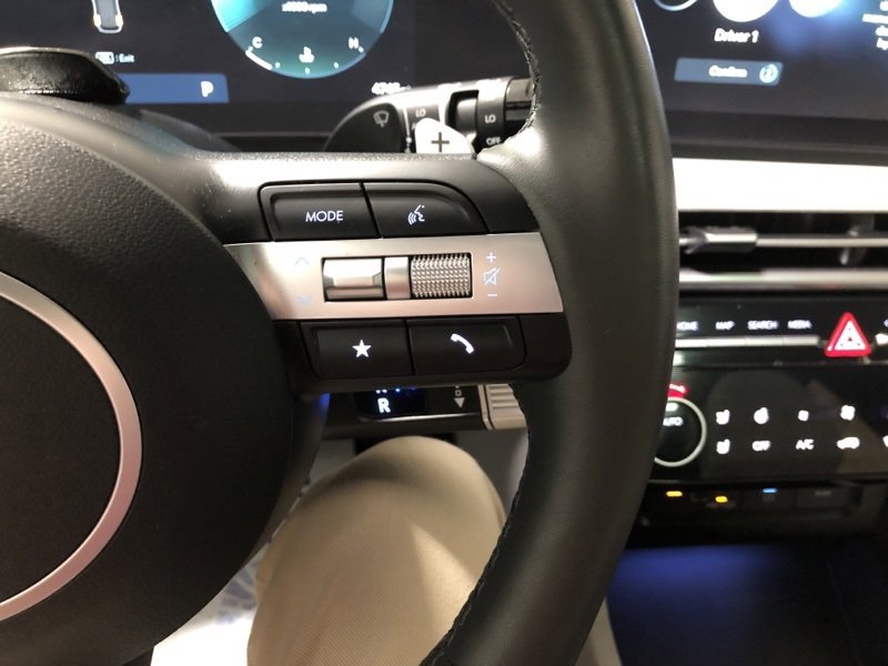 Used 2025 Hyundai Tucson Limited image 26