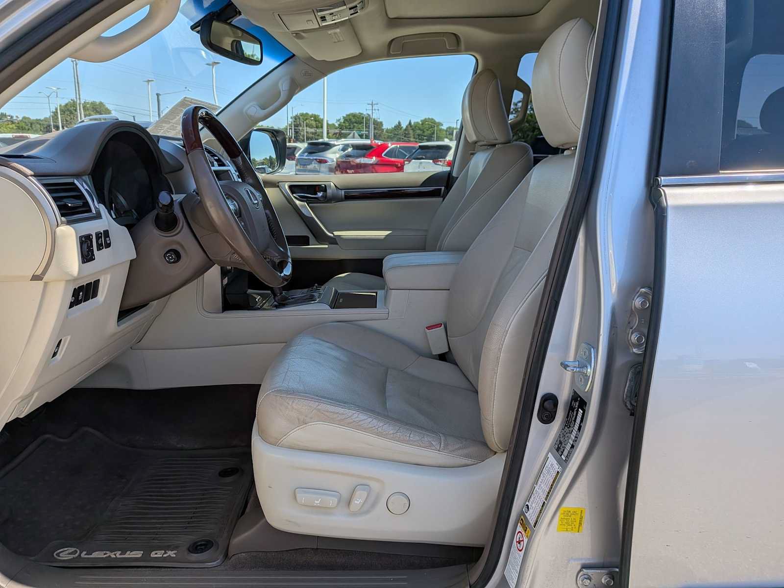 Used 2016 Lexus GX 460 w/ Premium Package AWD/4WD image 15