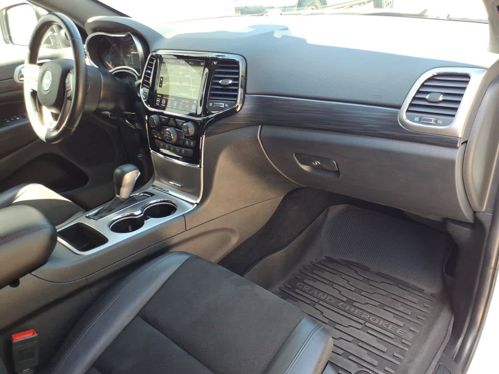 Used 2021 Jeep Grand Cherokee Laredo X AWD/4WD image 4