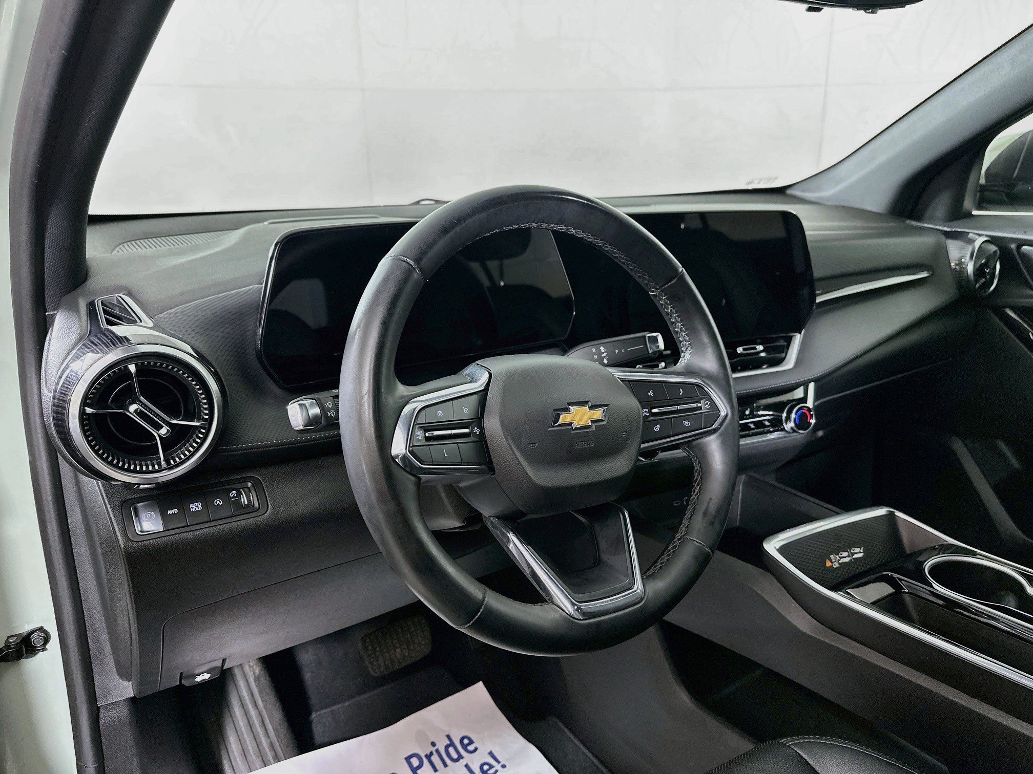 Used 2025 Chevrolet Equinox LT w/ Convenience Package II AWD/4WD image 9