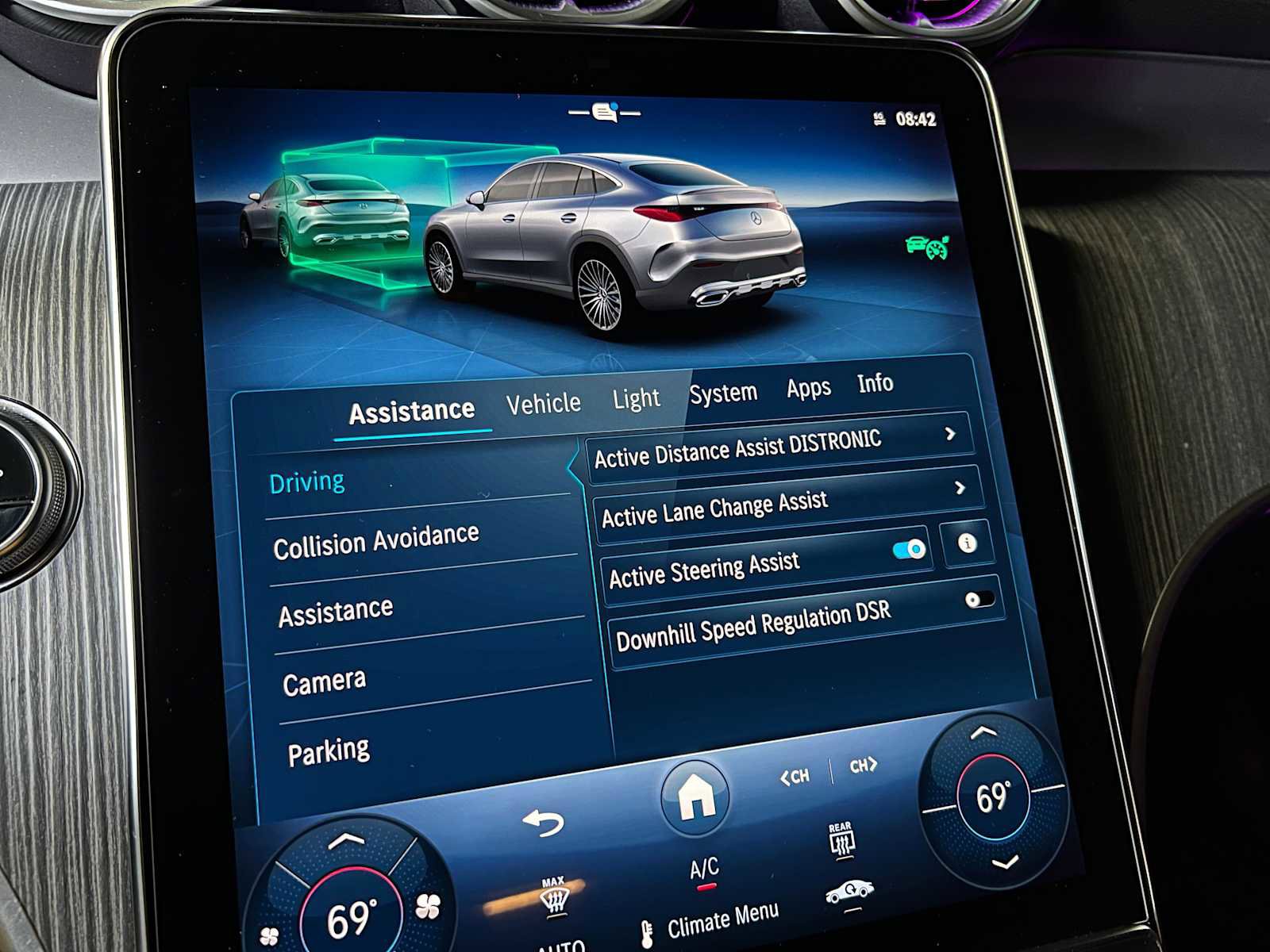 Certified 2025 Mercedes-Benz GLC 300 4MATIC image 32