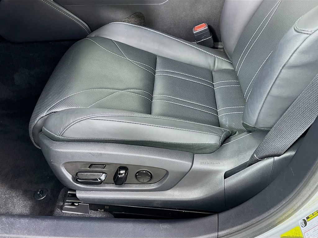 Used 2024 Lexus ES 350 Ultra Luxury w/ Accessory Package (Z2) image 20