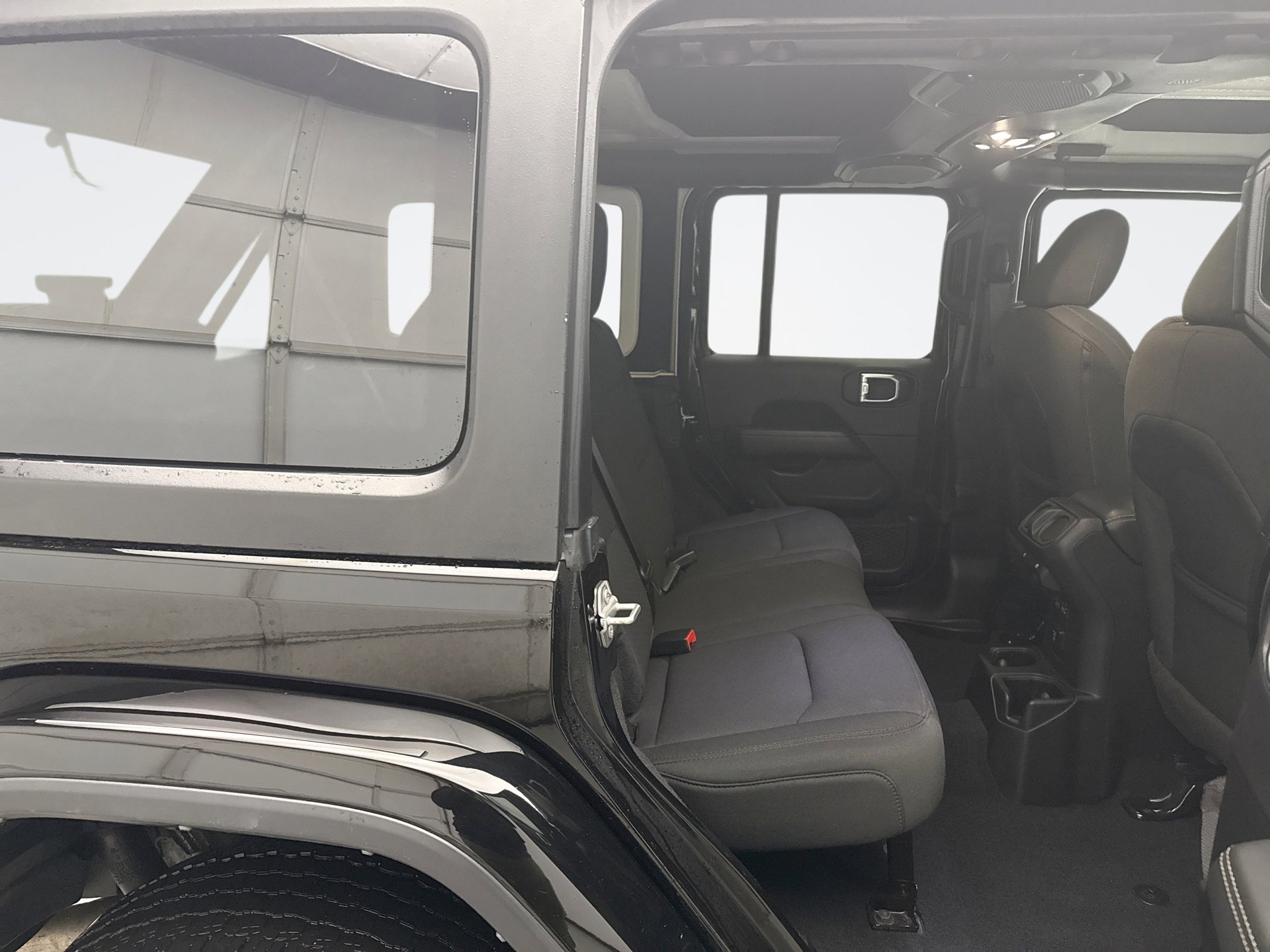 Used 2022 Jeep Wrangler Unlimited Sahara w/ Dual Top Group image 18