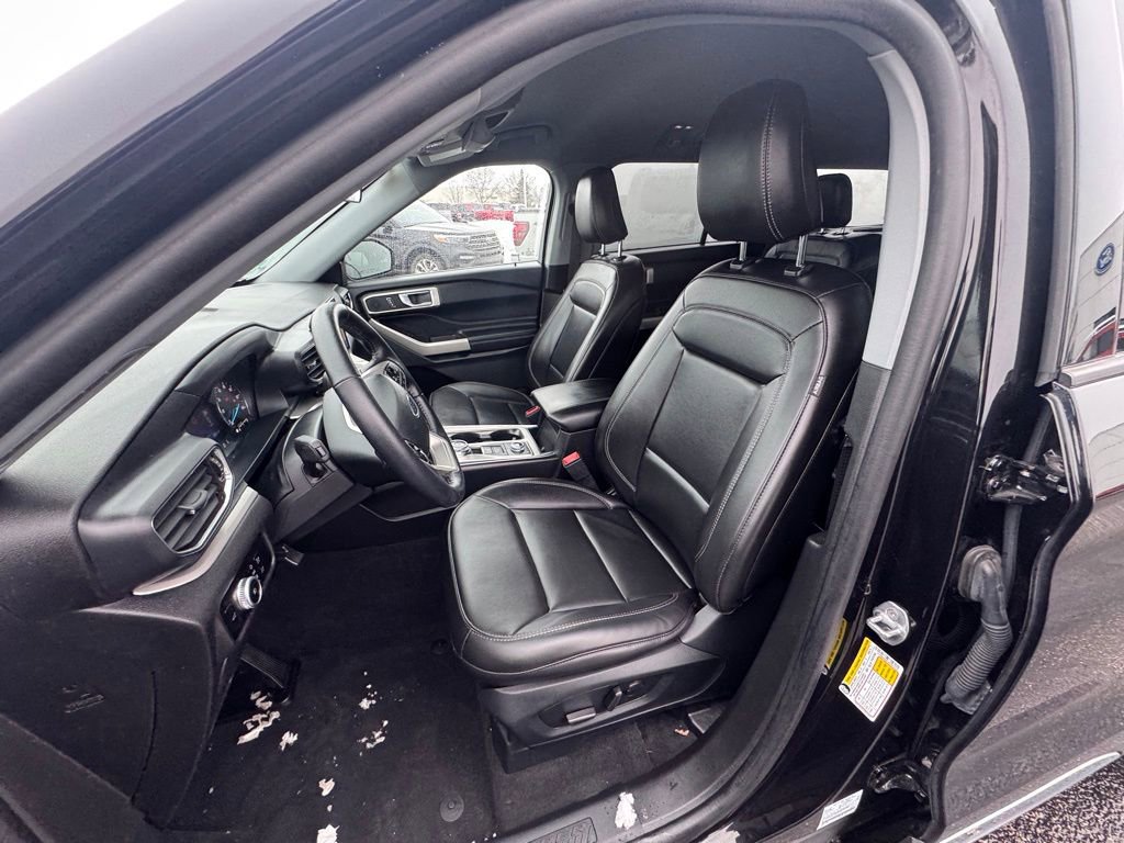 Certified 2023 Ford Explorer XLT w/ Equipment Group 202A image 15