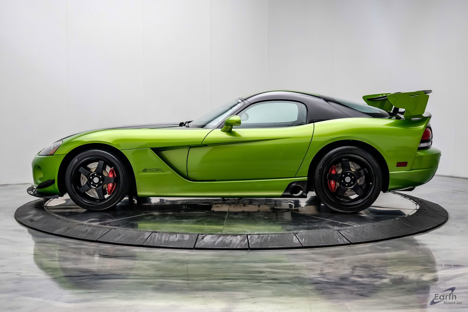 Used 2010 Dodge Viper ACR RWD image 8