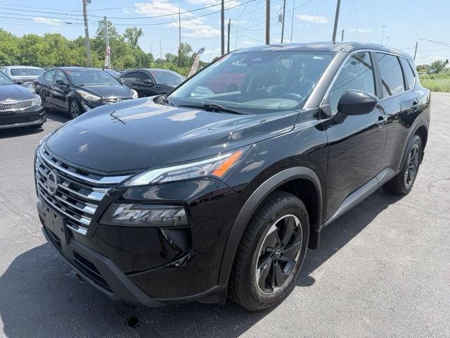 Used 2024 Nissan Rogue SV AWD/4WD image 3