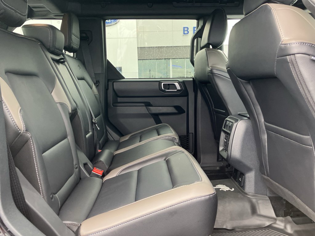 Used 2025 Ford Bronco Outer Banks image 35