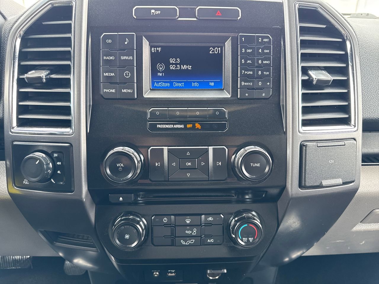 Used 2015 Ford F150 XLT image 19