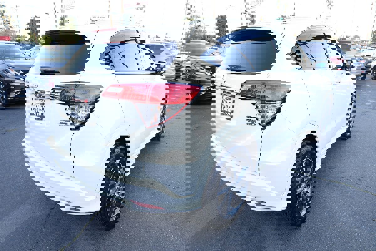 Used 2019 Honda HR-V Touring image 4