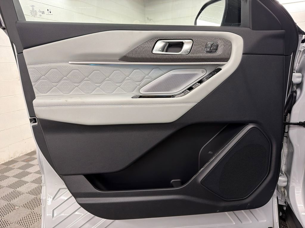 New 2026 Ford Explorer Platinum w/ LUX Leather Package AWD/4WD image 16