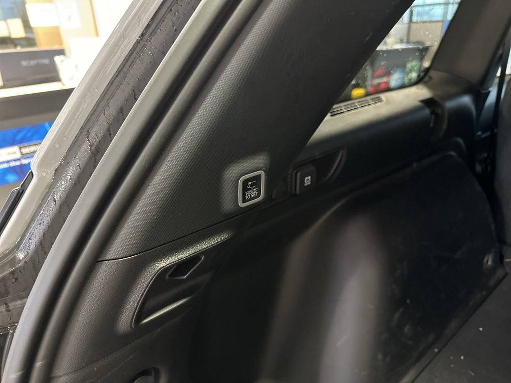 Used 2024 Jeep Grand Cherokee Altitude image 17