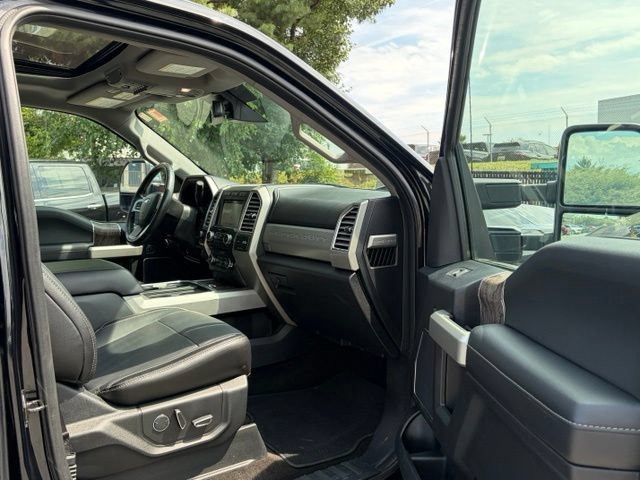 Used 2017 Ford F250 Lariat w/ Lariat Ultimate Package AWD/4WD image 28